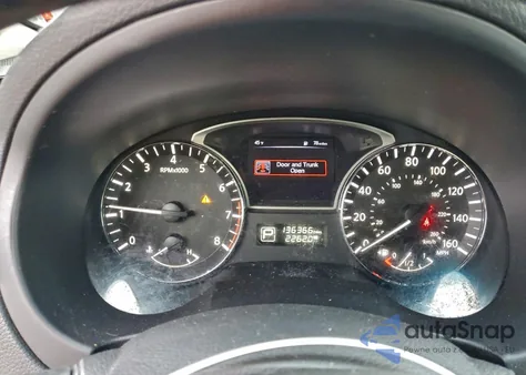 2015 Nissan Altima 2.5 z USA, uszkodzony, nr VIN 1N4AL3AP2FN921114